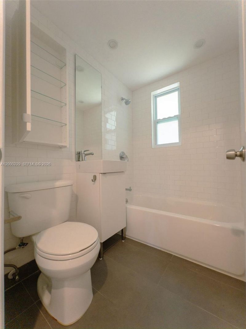 3676 Oak Ave, Unit 7, Miami, FL 33133 Photo