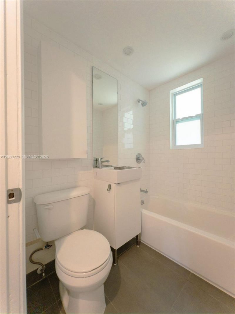 3676 Oak Ave, Unit 7, Miami, FL 33133 Photo
