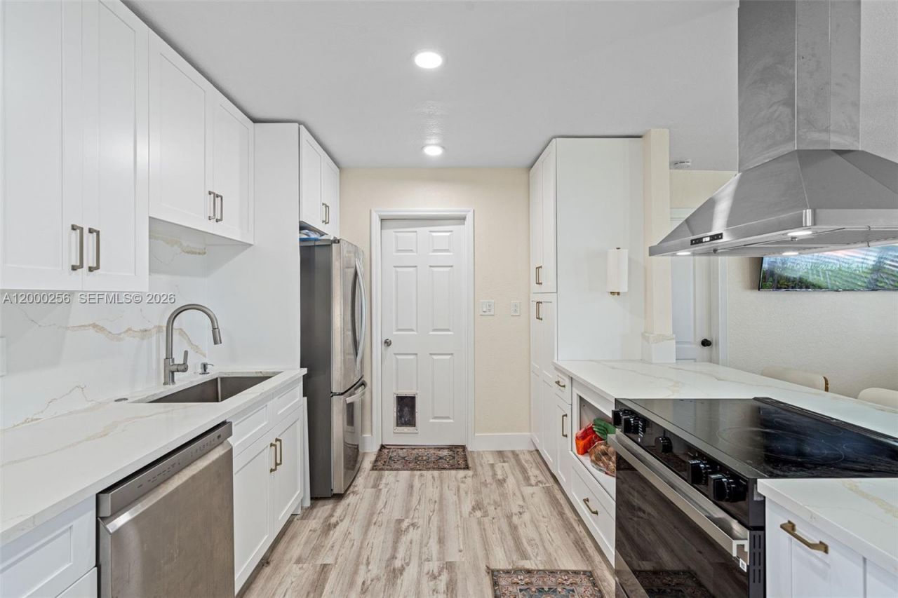 2485 NW 84th Way, Sunrise, FL 33322 Photo