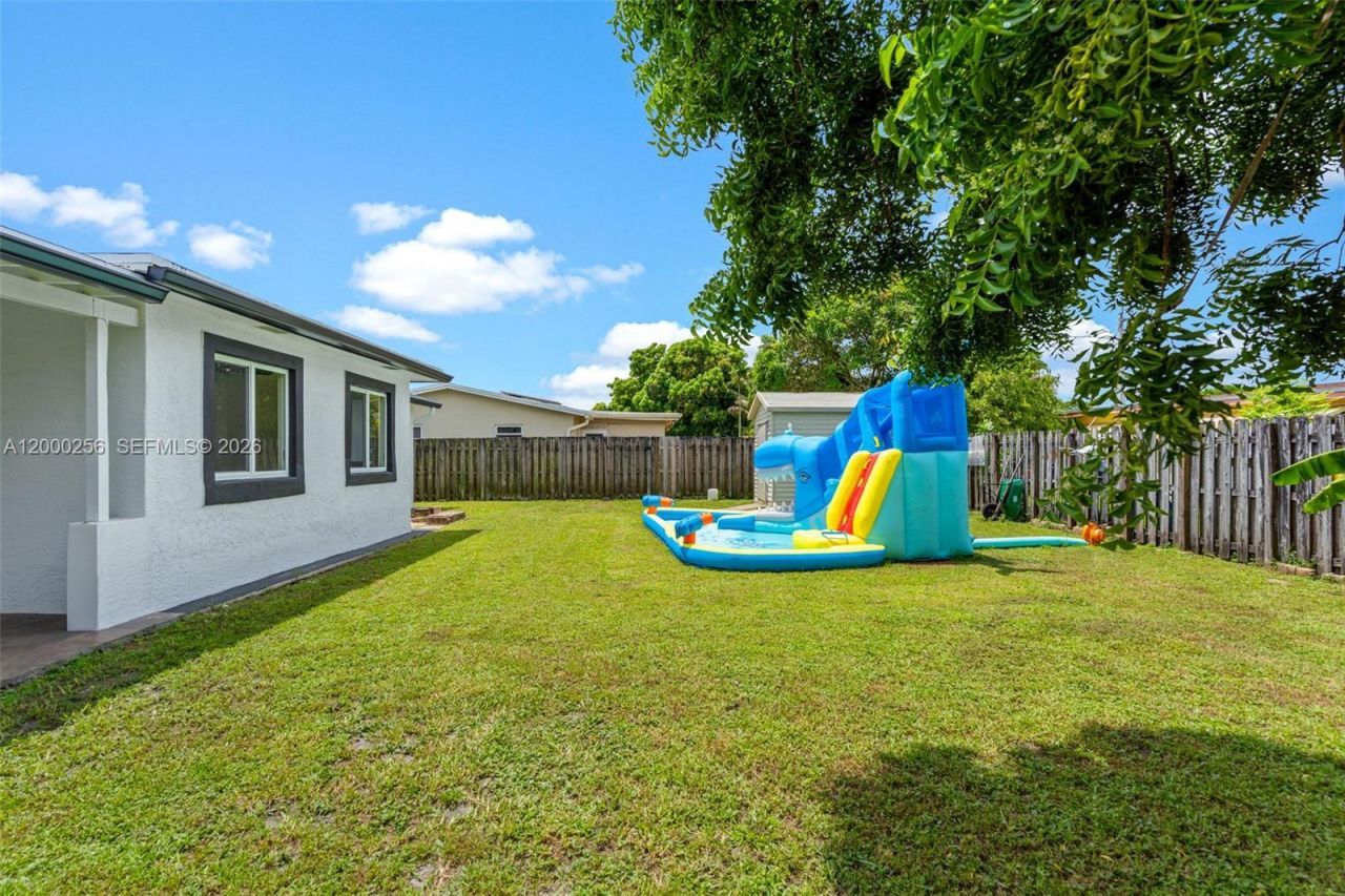 2485 NW 84th Way, Sunrise, FL 33322 Photo