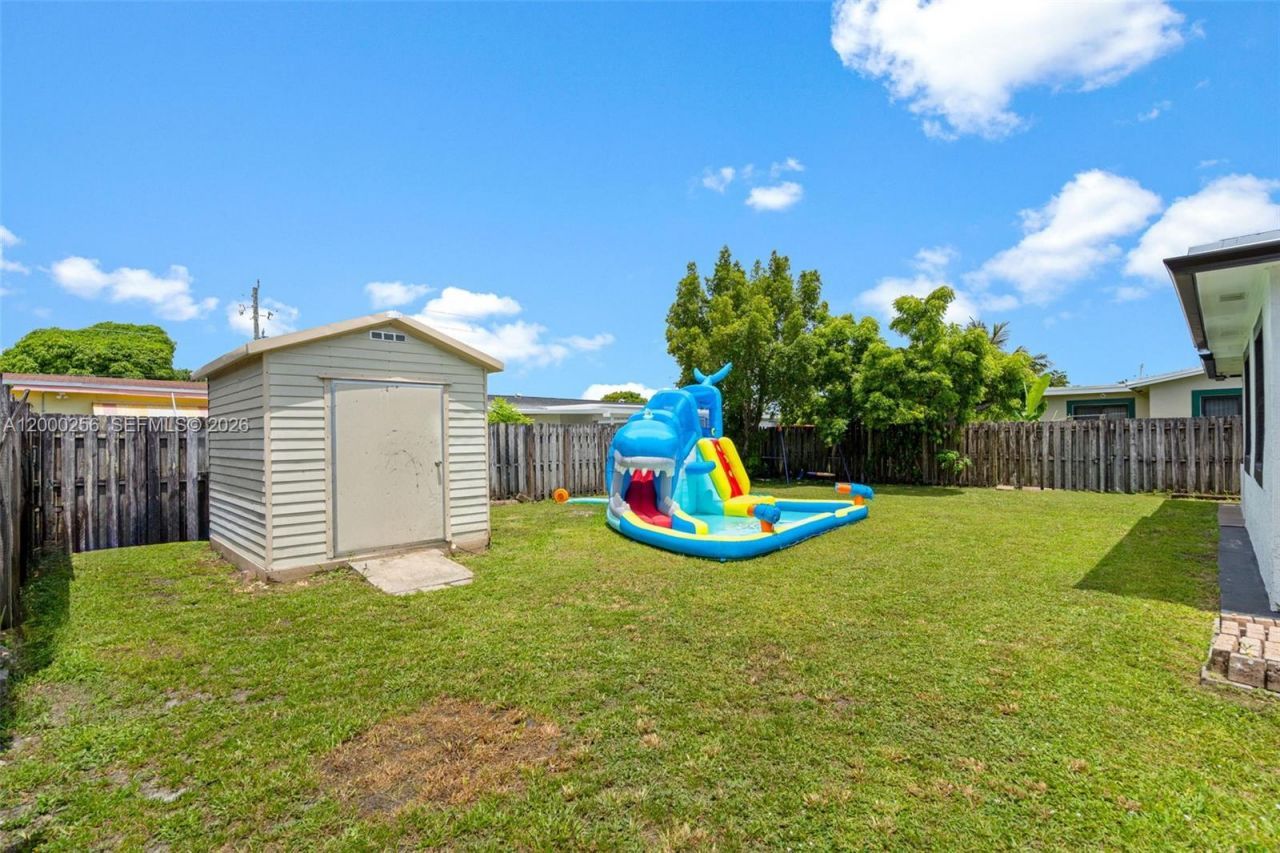 2485 NW 84th Way, Sunrise, FL 33322 Photo