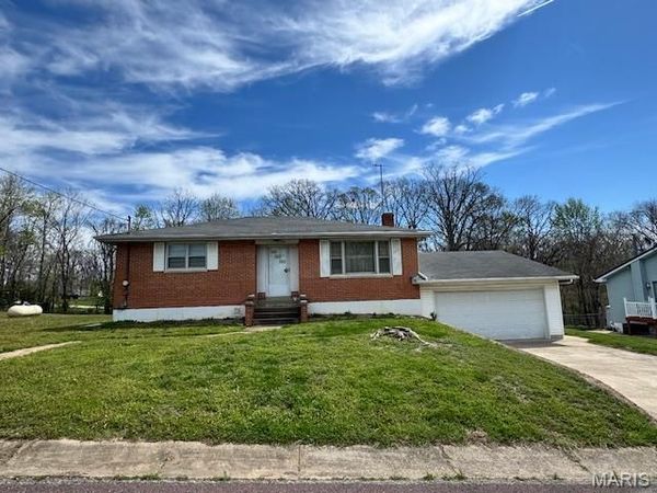 914 S Walnut Street , Gerald, MO 63037