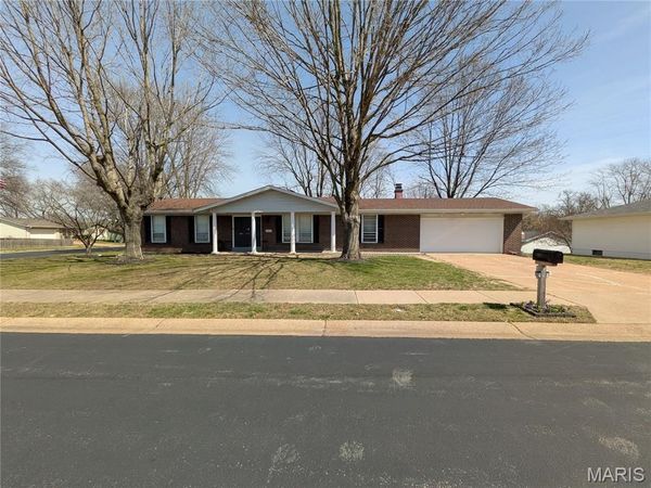 2824 Olde Greenwich Drive , St Charles, MO 63301