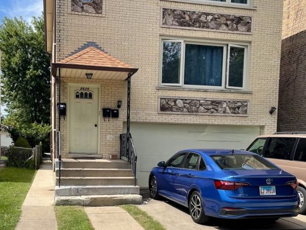 8626 Trumbull Avenue , Skokie, IL 60076