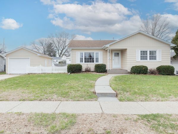 1543 Northlawn Road , Davenport, IA 52804