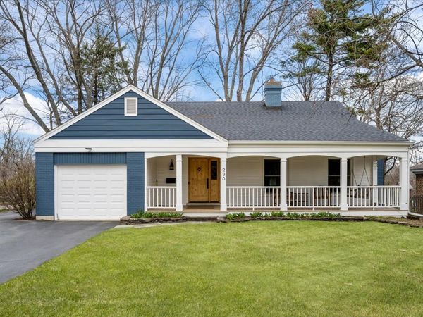 230 W Center Avenue , Lake Bluff, IL 60044