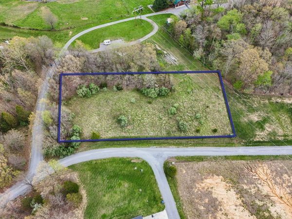 29 Castle Oak Road , Pittsburg, IL 62974