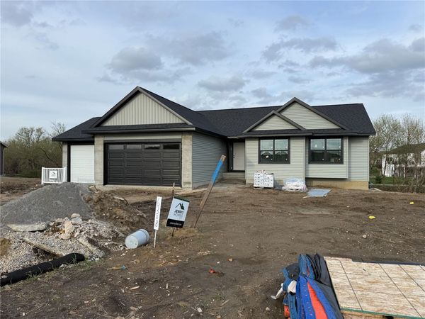 6308 Prairie Rose Circle SW, Cedar Rapids, IA 52404