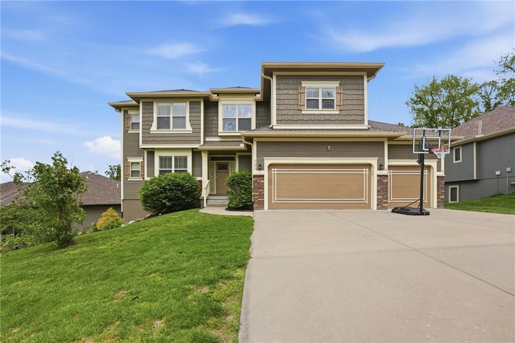 5695 NW Heritage Hill Road, Parkville, MO 64152 Main Photo