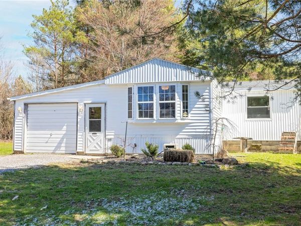 809 Schad Road, Alden, NY 14004