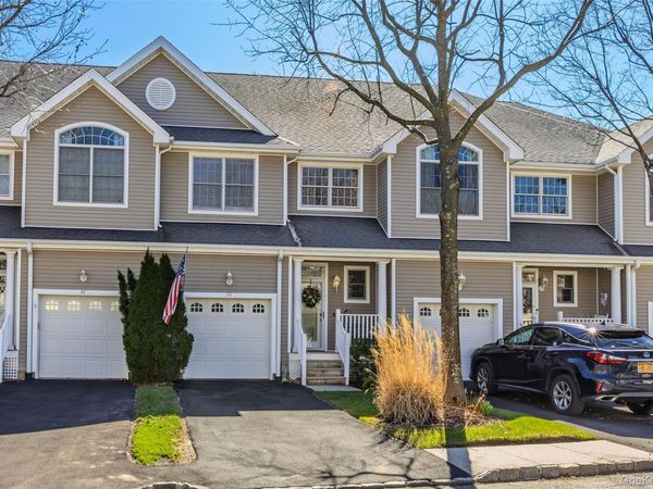 86 Brianna Drive, East Setauket, NY 11733