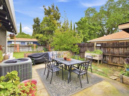 9101 Vernetta Way, Elk Grove, CA 95624 Photo