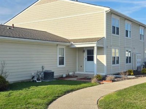 39845 Village Wood Lane, Novi, MI 48375