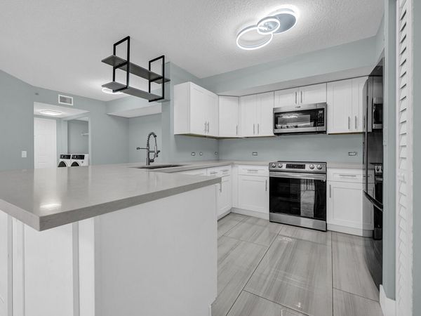 1010 Villa Circle, Boynton Beach, FL 33435
