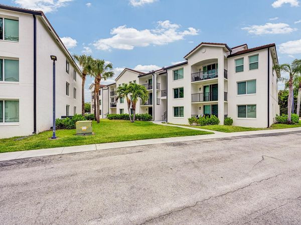 1010 Villa Circle, Boynton Beach, FL 33435