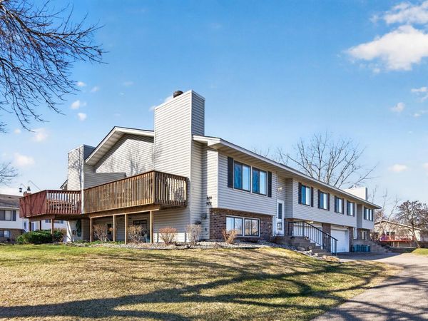 980 Greenhaven Drive, Vadnais Heights, MN 55127