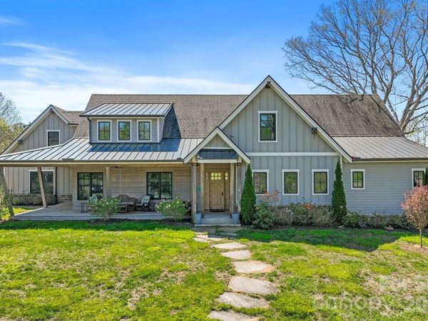 18 Majestic Oak Circle, Asheville, NC 28805