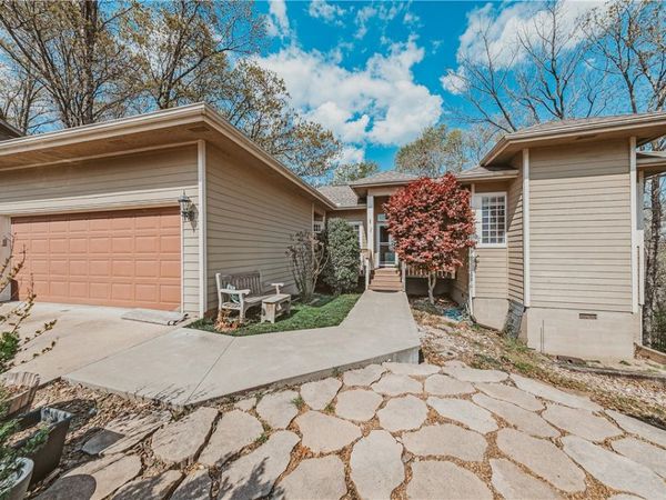 37 Cambria Drive, Bella Vista, AR 72715