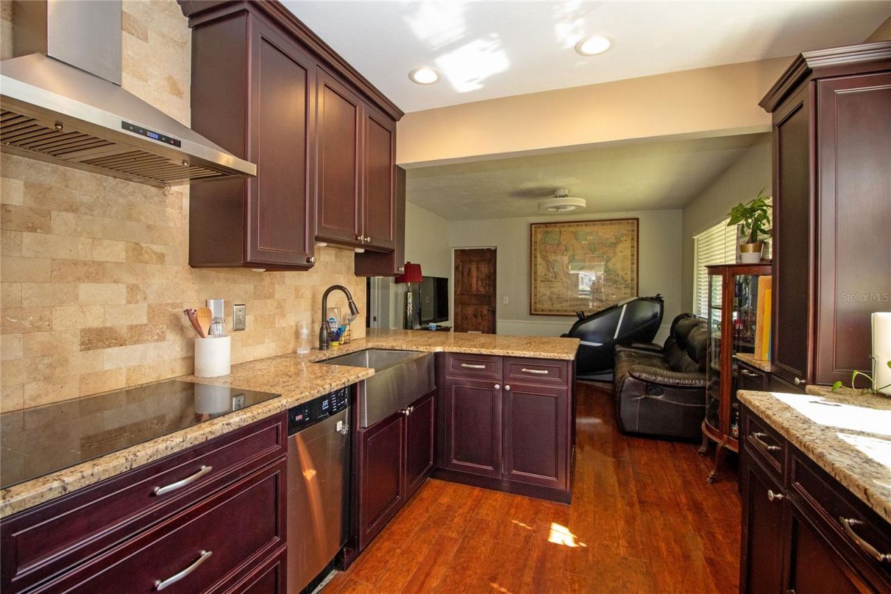 5335 8th Avenue N, Saint Petersburg, FL 33710 Photo