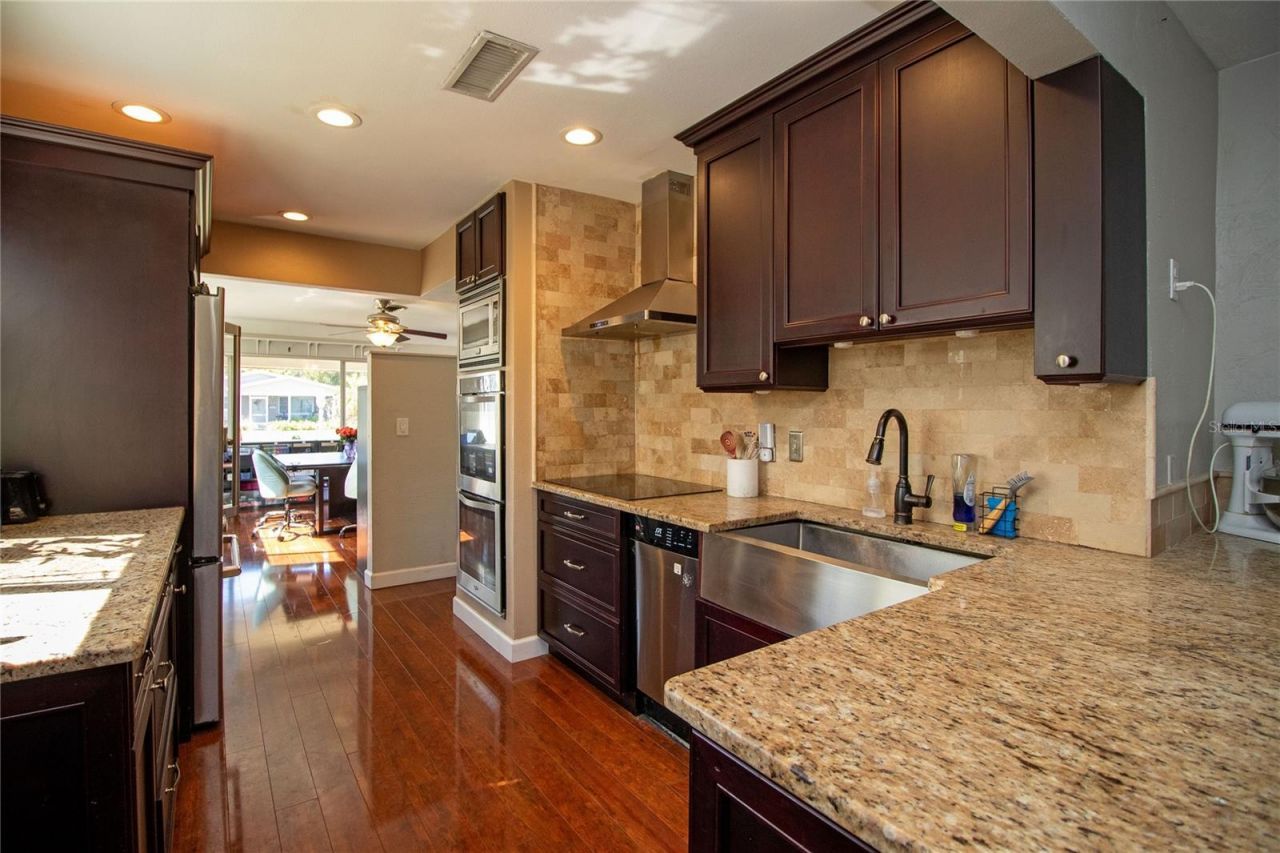 5335 8th Avenue N, Saint Petersburg, FL 33710 Photo