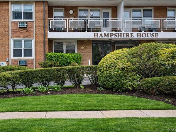 601 Chestnut Street, Unit A17, Cedarhurst, NY 11516