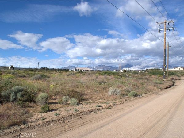 0 Prairie Trl, Oak Hills, CA 92344