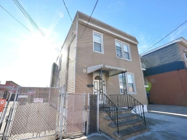 125 Malvern St, Newark, NJ 07105
