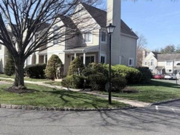 132 Longacre Ct, Hillsborough, NJ 08844