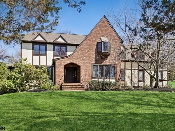 34 Knollcroft Rd, Bernards, NJ 07920