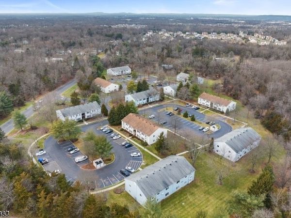 62 Eton Way, Franklin, NJ 08873