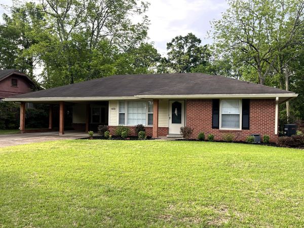 600 E Westbrook, West Point, MS 39773