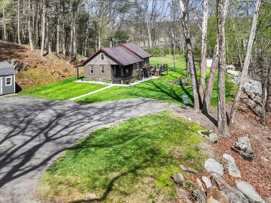 126 Geary Wolfe Road, Pine Grove, PA 17963 Main Photo