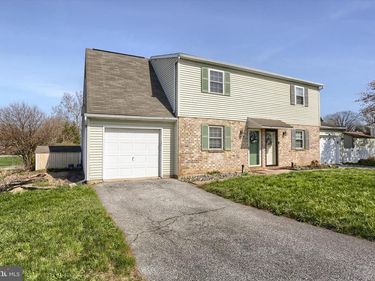 19 DOGWOOD LANE, CLEONA, PA 17042