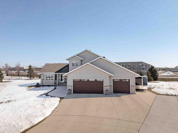 722 42nd Avenue S, Moorhead, MN 56560