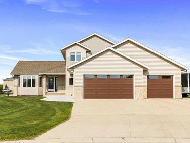 722 42nd Avenue S, Moorhead, MN 56560