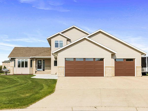 722 42nd Avenue S, Moorhead, MN 56560