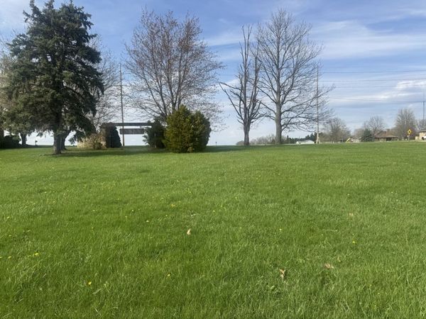 2853 N Richard Hallet Road , Utica, IL 61373