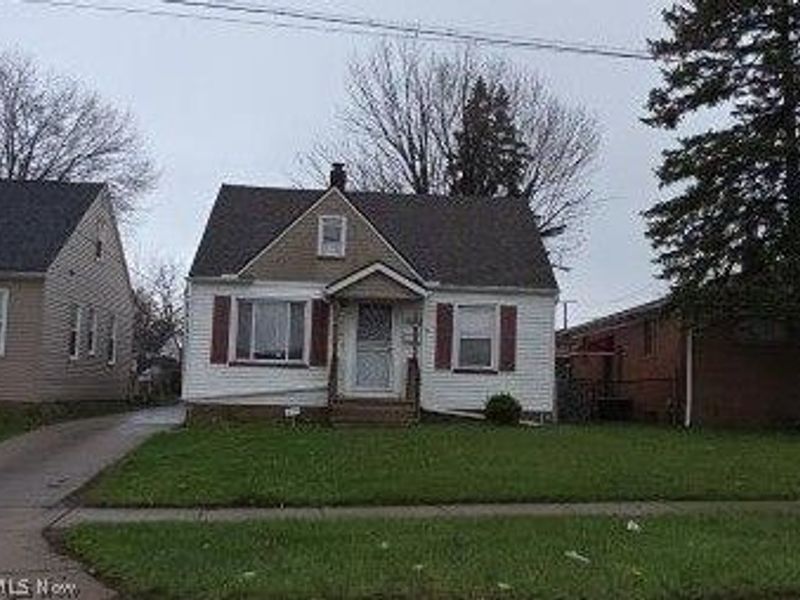 15205 Harvard Avenue, Cleveland, OH 44128 Photo 2