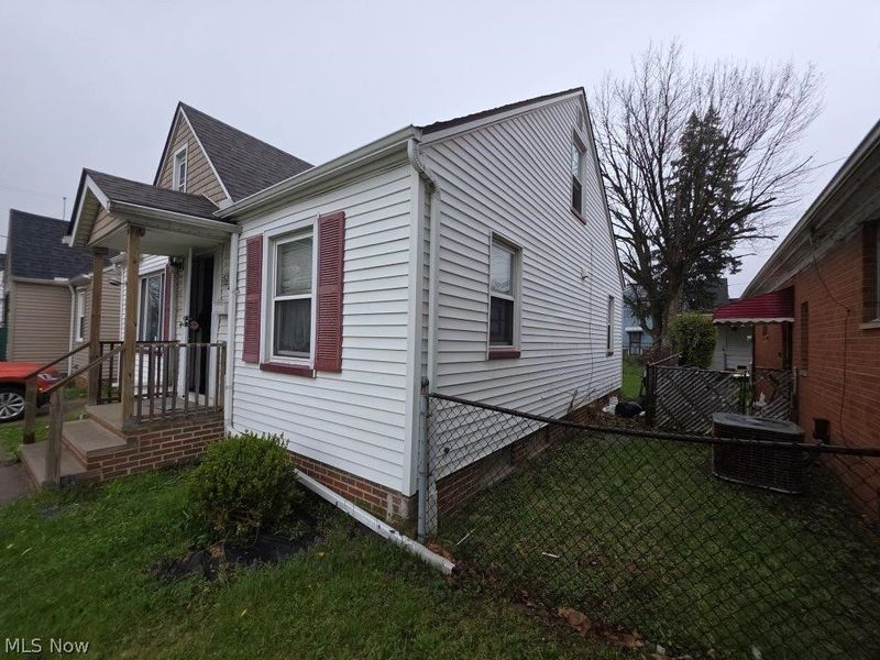 15205 Harvard Avenue, Cleveland, OH 44128 Photo 3