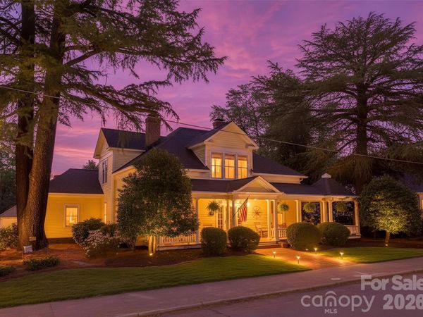 8 Vance Street, Lexington, NC 27292