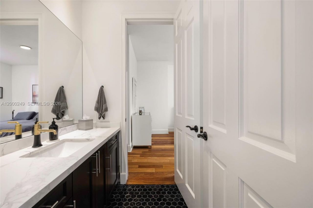 475 Amalfi Ave, Coral Gables, FL 33146 Photo