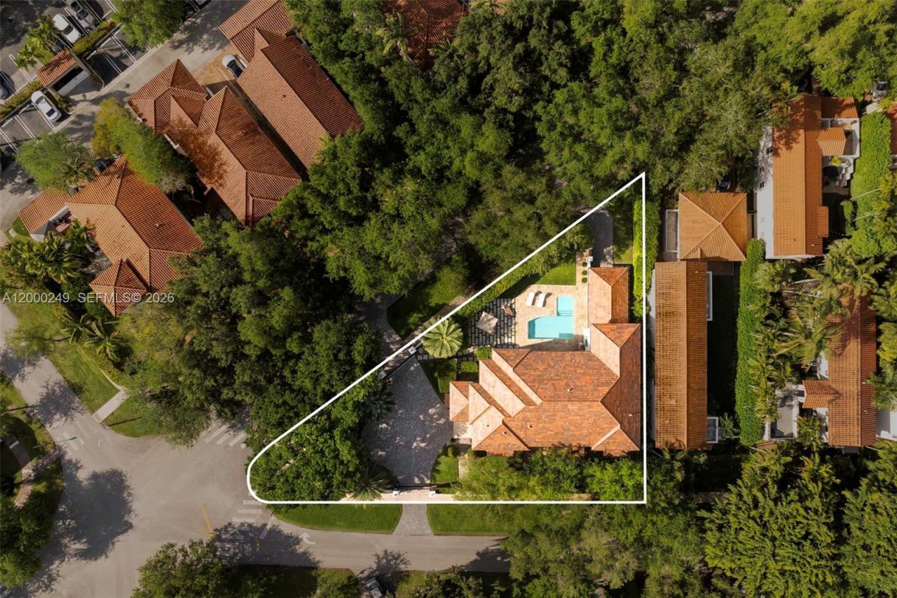 475 Amalfi Ave, Coral Gables, FL 33146 Photo