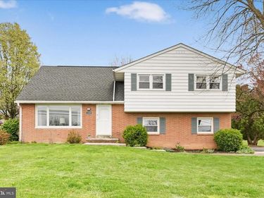 1109 NISSLEY ROAD, LANCASTER, PA 17601