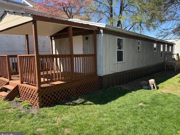 1104 W ELM AVENUE, HANOVER, PA 17331