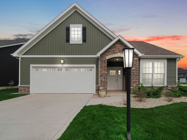 499 Cherrywood Lane, Chesterton, IN 46304