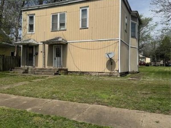 121 W 7th Avenue, Garnett, KS 66032