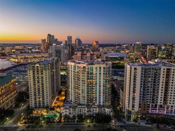 450 KNIGHTS RUN AVENUE, Unit 2004, TAMPA, FL 33602