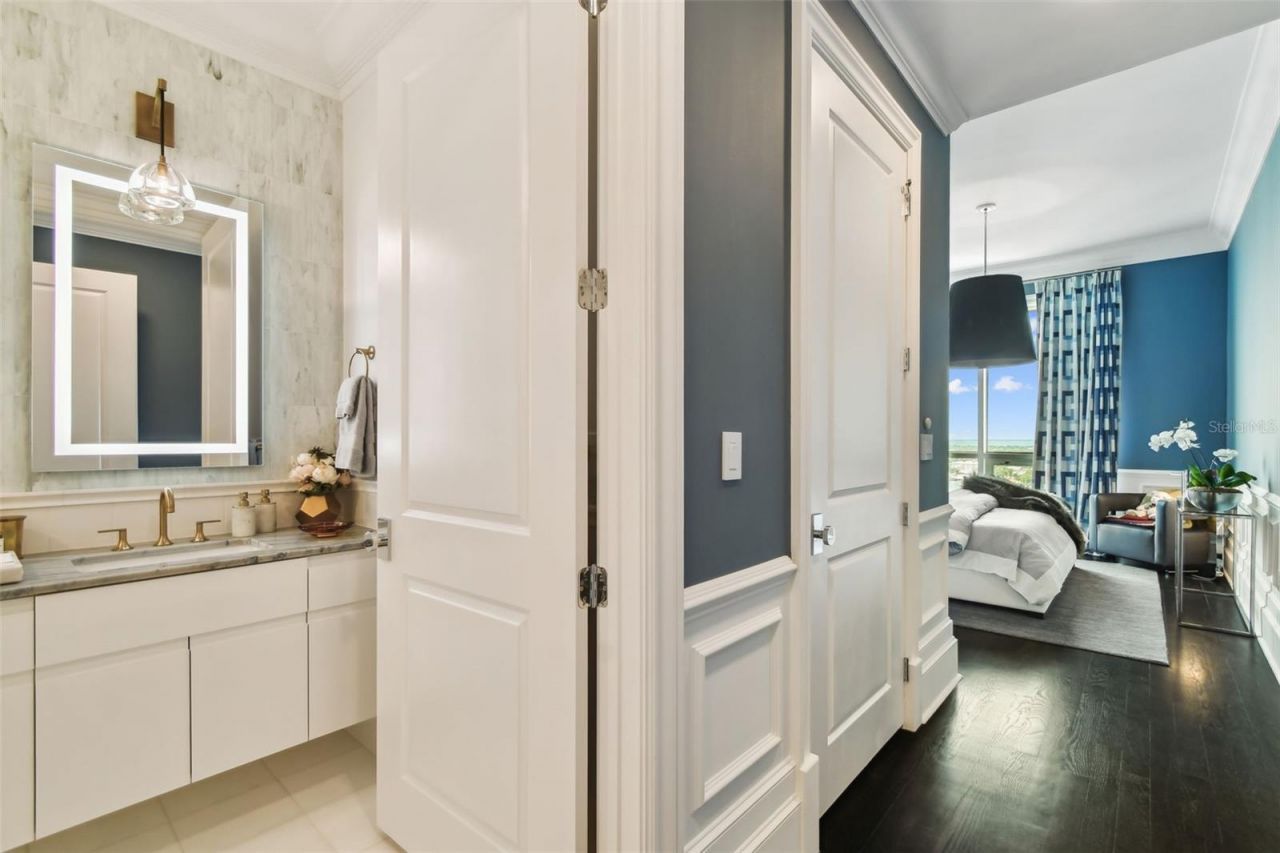 450 Knights Run Avenue, Unit 2004, Tampa, FL 33602 Photo