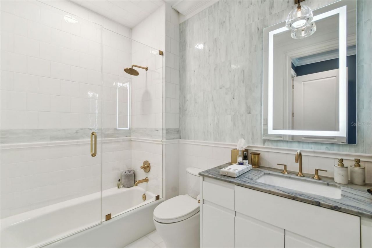 450 Knights Run Avenue, Unit 2004, Tampa, FL 33602 Photo