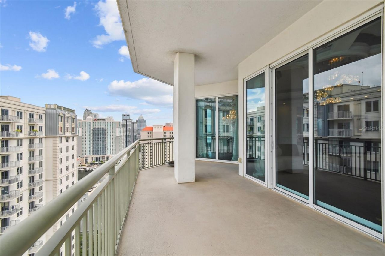 450 Knights Run Avenue, Unit 2004, Tampa, FL 33602 Photo